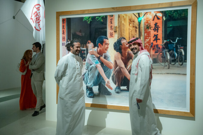 サウジアラビア現代美術館で、中国とアラブの文化の類似性を探る美術展が始まった。(AN 写真:Jafaar Al Saleh)