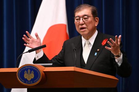 「個人的には、(日本が)今、追加の利上げを正当化できるような環境にあるとは思わない」と、石破氏は首相官邸で記者団に対し、上田和男日銀総裁と会談した後、語った。(AFP)