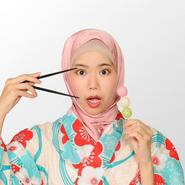 彼女は、コンテンツ制作を始めて約1年後にイスラム教に改宗した。(提供)