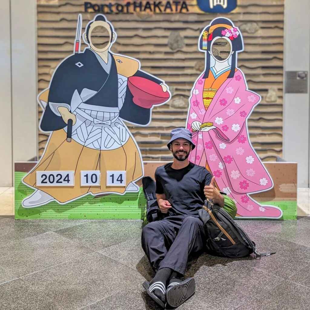 オマール・ノックさんは2月に正式に旅立ち、エジプトから日本まで約42,400kmの距離を走破した。 (Instagram/@omar.nok)