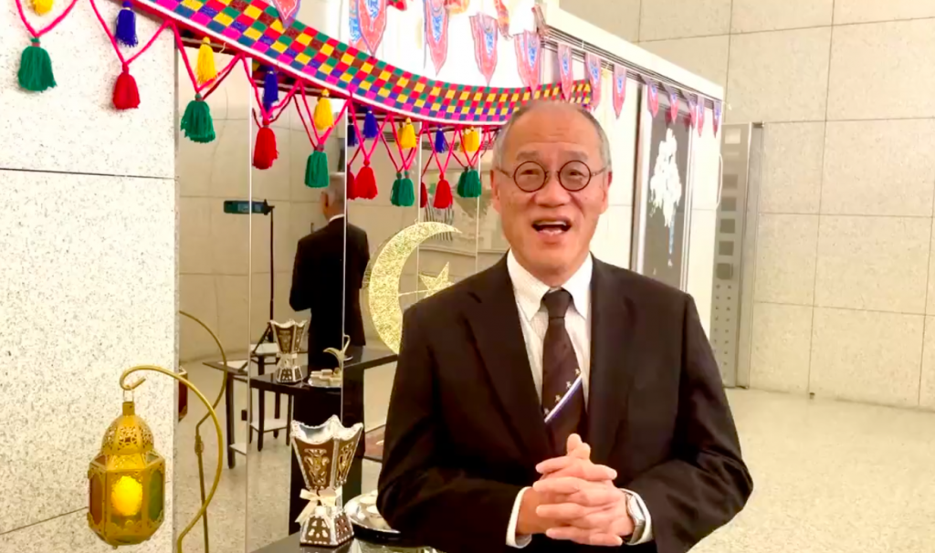 岩井氏は2020年12月4日から現在まで、サウジアラビア王国の大使を務めている。
