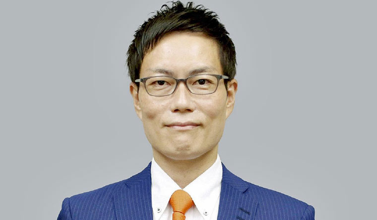 被告は現金受領や借り入れを認めた上で「職務の対価ではなく、利益供与でもない」と述べ、受託収賄罪について無罪を主張。詐欺罪の成立は争わない意向を示した。(via X)