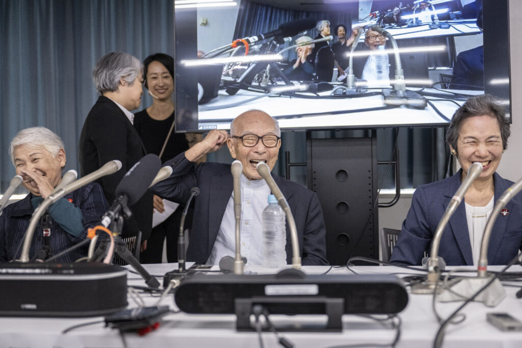 平和賞を受賞した日本被団協は、被爆者の権利と核兵器のない世界を求めて活動する大規模な草の根団体である。(AFP=時事)