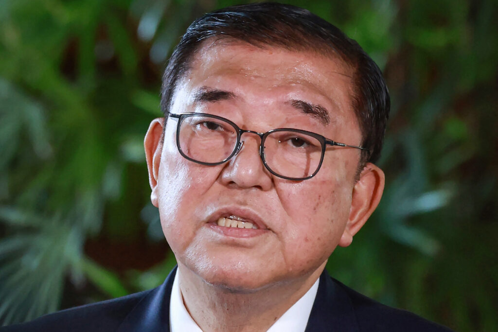日韓、日米韓の連携に関しては「（韓国は）わが国にとって大切な隣国だ」(AFP)