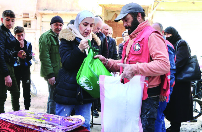 これらの取り組みは、シリア・アラブ赤新月社と連携して行われており、サウジアラビアがシリア国民の苦境を緩和するために行っている取り組みの一環である。（SPA）