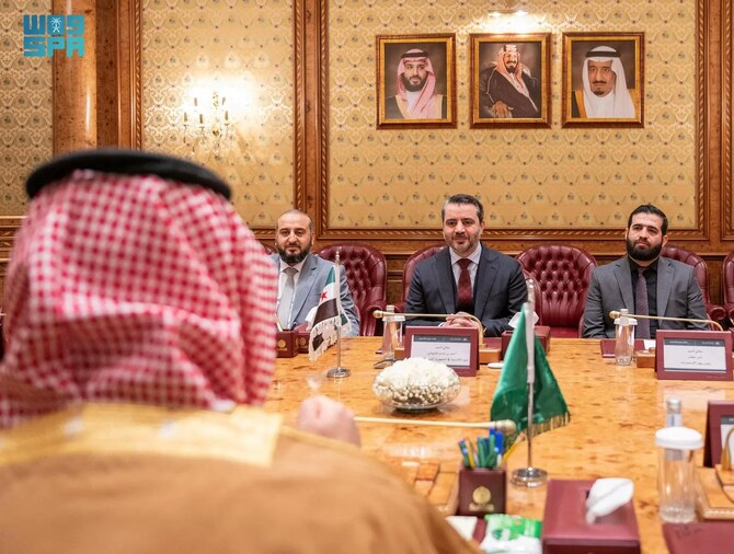 サウジアラビアのハーリド・ビン・サルマン王子国防大臣は木曜日、リヤドでシリアの新政府高官とハイレベル会合を行った。(SPA)