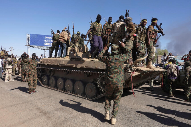 スーダン軍と即応支援部隊(RSF)との間の戦争は、数万人を殺し、数百万人を故郷から追いやり、人口の半分を飢餓に陥れている。(ロイター)