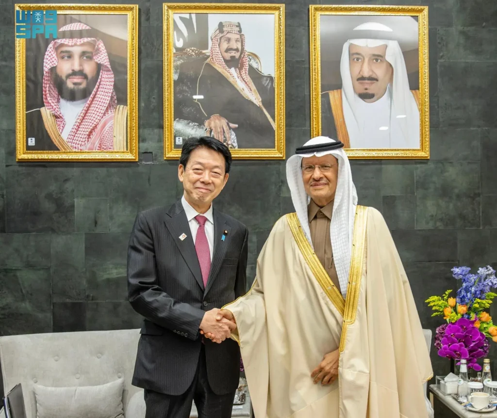 関係者は、エネルギー分野におけるサウジアラビアと日本の協力について検討した。(SPA)