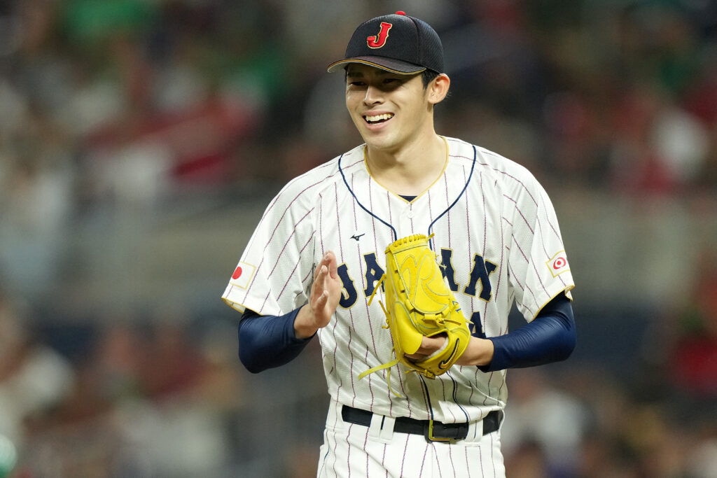 23歳の佐々木は、同胞でドジャースのスター選手である大谷翔平と山本由伸と合流することをインスタグラムの短い声明で認めた。(AFP)