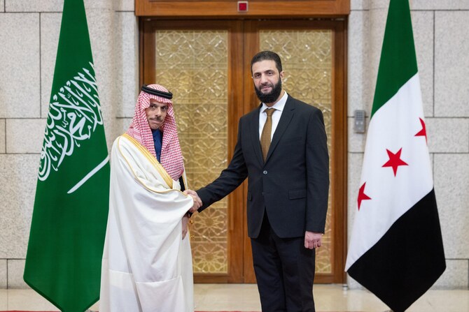 サウジアラビアのファイサル・ビン・ファルハーン王子外相は金曜日、公式訪問のためシリアに到着した。(SPA)