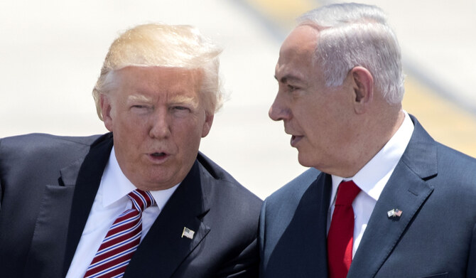 2017年5月22日、イスラエルのベンヤミン・ネタニヤフ首相（右）とドナルド・トランプ米大統領は、テルアビブのベン・グリオン国際空港に到着後、会談した。(AFP＝時事）