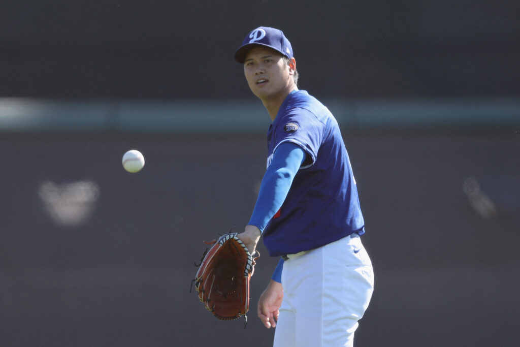 大谷は、トレーニングやおそらくシミュレーションゲームを通じて、投球の強度や球数、イニング数を徐々に増やしながら、ドジャース打線のキーパーソンであり続けるだろう。(AFP＝時事)