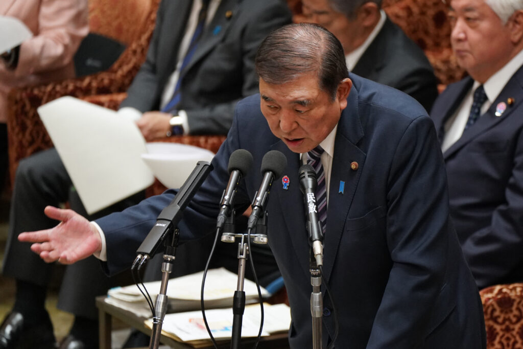 4月から始まる会計年度の予算は、当初計画から3437億円減の115兆2000億円(7692億ドル)と見積もられている。(AFP=時事)