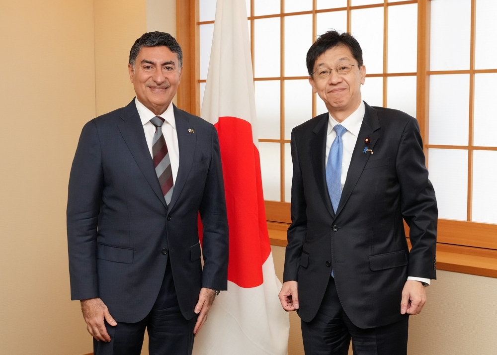 松本政務官は、今年が両国間の外交関係樹立70周年にあたることに触れ、日本とサウジアラビアの二国間関係が様々な分野でさらに発展することへの期待を表明した。(MOFA)