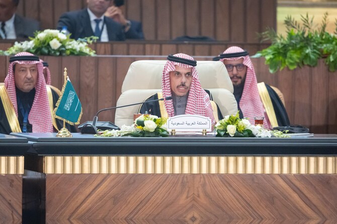 サウジアラビアのファイサル・ビン・ファルハーン外相は、ガザに関するアラブ連盟臨時首脳会議で発言した。(SPA)