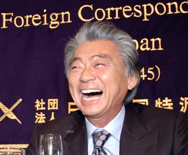 日焼けした顔に常に笑顔を絶やさないことで知られていたみのさんは、1月16日に肉を喉に詰まらせ、意識を失った。(ANJ)