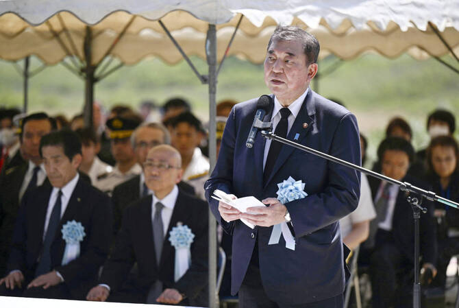 2025年3月29日、日本の石破茂首相が硫黄島での日米戦没者合同慰霊追悼顕彰式で演説を行った。（共同通信社/ロイター通信）