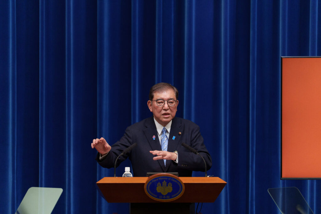 「我々は米国政府に対し、様々なレベルで一方的な関税措置を見直すよう要請してきたが、それにもかかわらずこのような措置が実施されたことに非常に失望し、遺憾に思っている」と石破氏は記者団に語った。(AFP)