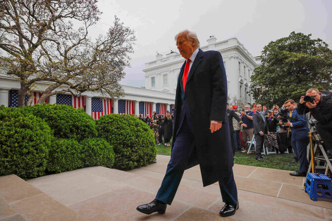関税は、ドナルド・トランプ氏の経済戦略の要であり、その根底には「アメリカ第一主義」の政策がある。(Shutterstock)