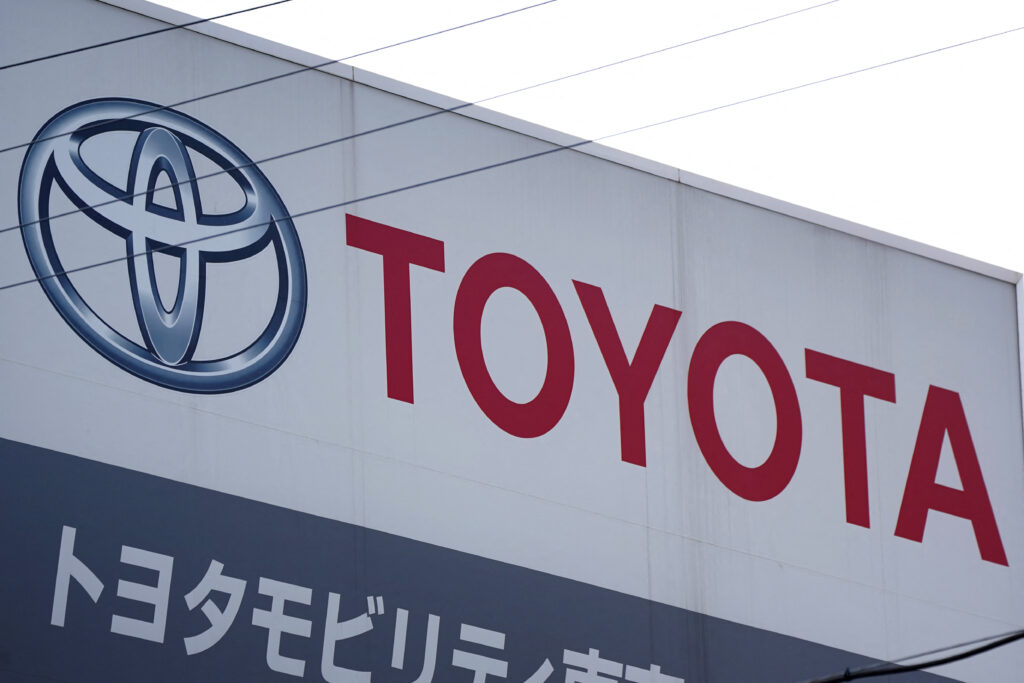 トヨタは、日本から一部の生産をシフトすることで、英国の余剰生産能力を活用し、同車の納車待ち時間の短縮につなげる狙いがあると、匿名を条件に関係者は語った。(AFP=時事)