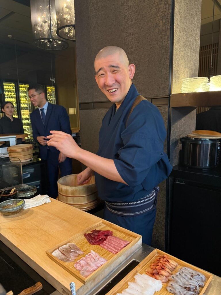 木村シェフはTakaHisaのシェフたちと共に、このイベント限定のユニークなメニューを開発した。(ANJ)