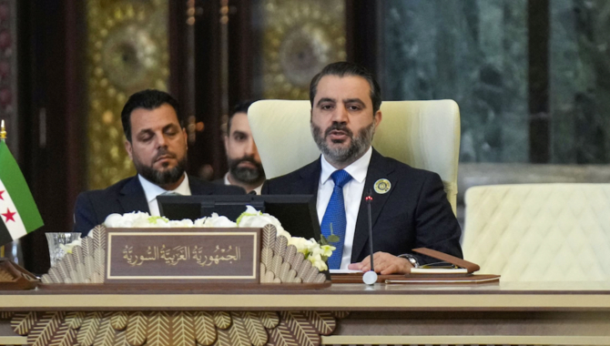 シリアは、包括性と主権へのコミットメントに基づき、国家復興と和解に向けた真剣なステップを踏み始めていると、シリアのアル=シャイバニ外相は土曜日、バグダッドで開催された第34回アラブ首脳会議での演説の中で述べた。(WAM)