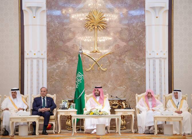 サウジアラビアのムハンマド・ビン・サルマン皇太子は金曜日、今年のメッカ巡礼の成功を称賛し、その成功は、2つの聖なるモスクとそこを訪れる巡礼者たちに奉仕するという王国の継続的な取り組みの成果だと評価した。(SPA)