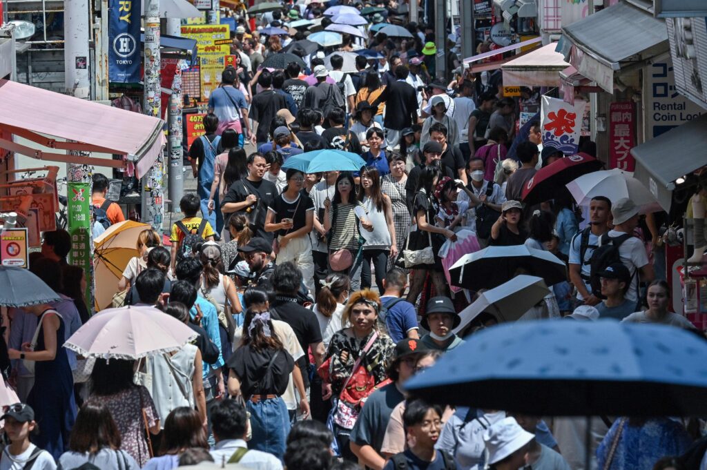 高齢化が急速に進む日本では、2024年に68万6061人の新生児が誕生する。(AFP）。