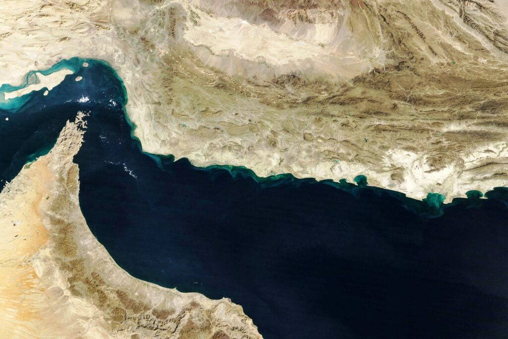 「イランには航路を完全に封鎖する軍事力はない」とOEは言い、イランが海峡で限定的な行動をとる可能性を示唆している。(AFPファイル)