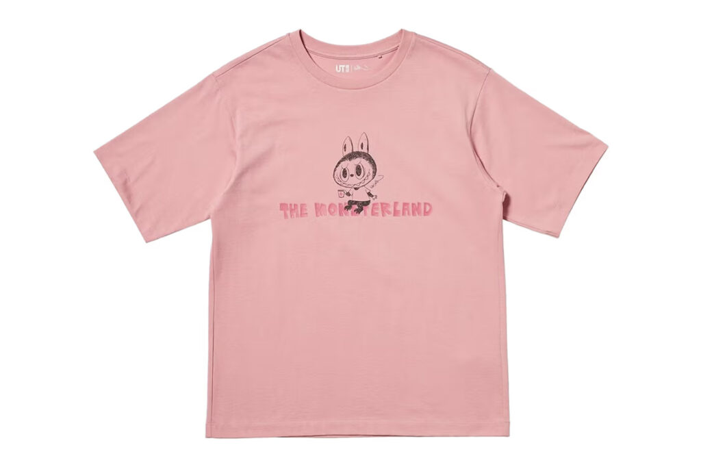 ユニクロのUT(ユニクロTシャツ)グラフィックシリーズの一部であるこのコレクションには、黒、白、グレー、ピンクの4色のTシャツデザインがある。 (ユニクロ)