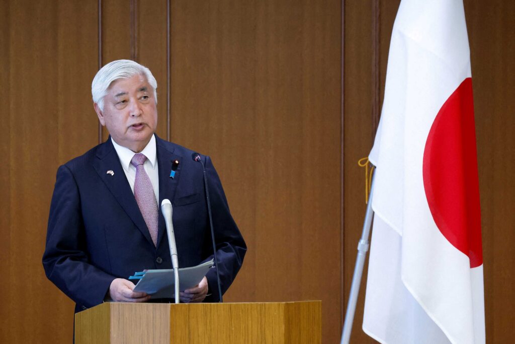 ピート・ヘグセス米国防長官との共同記者会見に臨む中谷元・国防大臣（撮影せず）。(REUTERS)