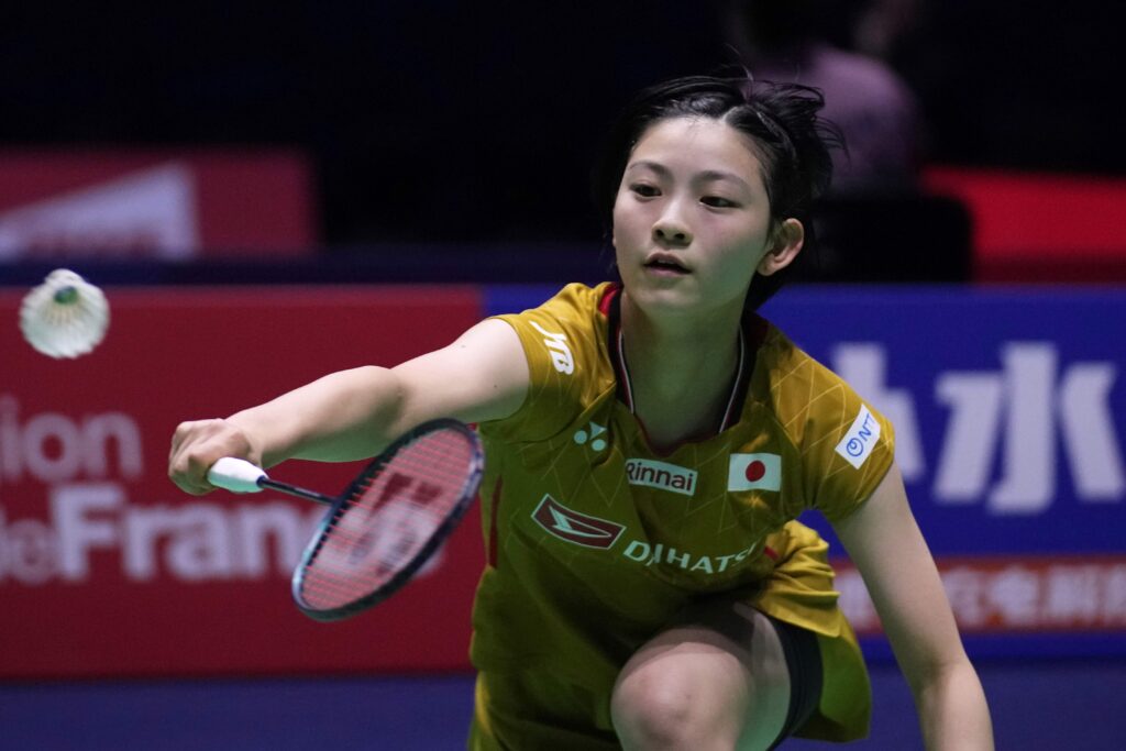 バドミントン世界選手権女子1回戦でトルコのネスリハン・アリンと対戦する日本の宮崎智香(2025年8月26日火曜日、パリにて)(AP)