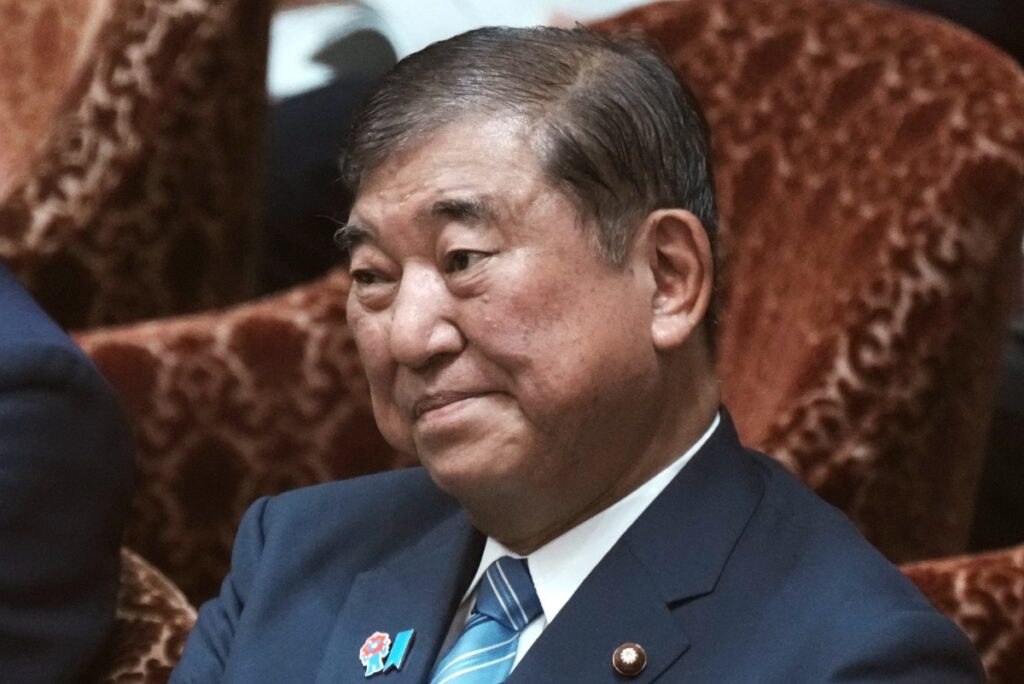 2025年8月4日、東京の国会で、米国の関税問題に関する予算委員会に出席する石破茂首相。(AFP=時事)